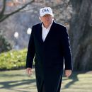 Bannon trata de enmendar la situación con Trump
