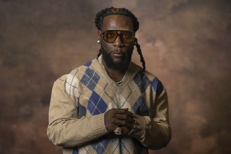 Burna Boy posa para un retrato el jueves 8 de mayo de 2025, en Nueva York. (Foto AP/Gary Gerard Hamilton)