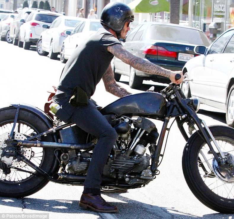 El deportista protagonizó un accidente con su motocicleta al tratar de evadir a los fotógrafos