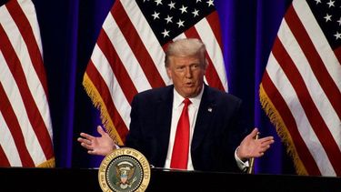 el presidente donald trump se reune con empresarios latinos en el sur de la florida