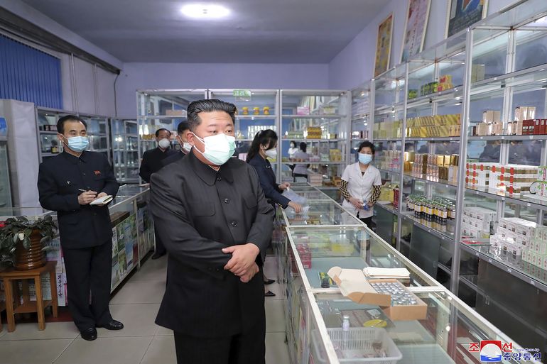 Kim arremete contra respuesta de Norcorea a la pandemia