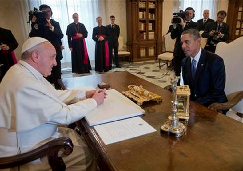 "Soy su gran admirador", dijo el presidente al estrecharle la mano en el Palacio Apostólico