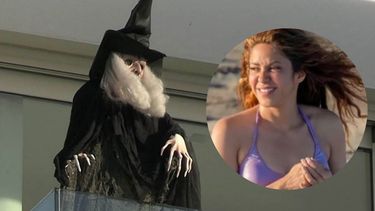 shakira pone una bruja en su terraza que mira directamente a la casa de los padres de pique