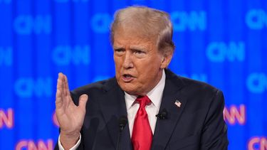 El precandidato presidencial republicano, el expresidente Donald Trump, habla durante un debate con Joe Biden organizado por CNN, el jueves 27 de junio de 2024, en Atlanta. (AP Foto/Gerald Herbert)