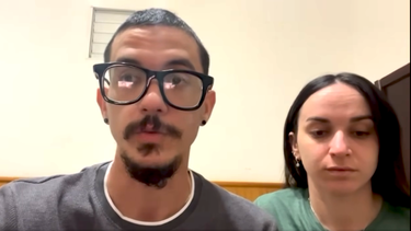 pareja de jovenes cubanos  residentes en ee.uu. quedan varados en cuba tras ser victimas de robo y perder sus pasaportes
