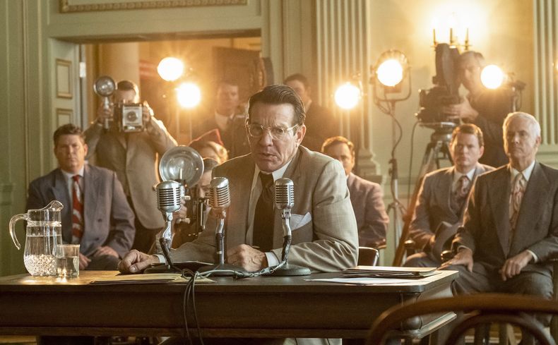 Esta imagen difundida por ShowBiz Direct muestra a Dennis Quaid en una escena de la cinta Reagan. (Noah Hamilton/ShowBiz Direct via AP)