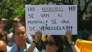 americateve | El régimen de Maduro vuelve a tomar medidas drásticas que afectan a los venezolanos. Ahora, fijará el precio de los boletos aéreos tomando como referencia la tasa más alta del sistema cambiario.