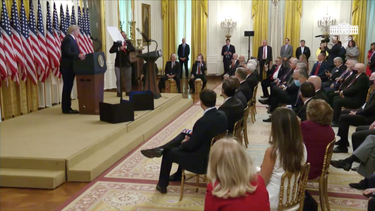 presidente trump se reune con integrantes de la brigada 2506 en washington