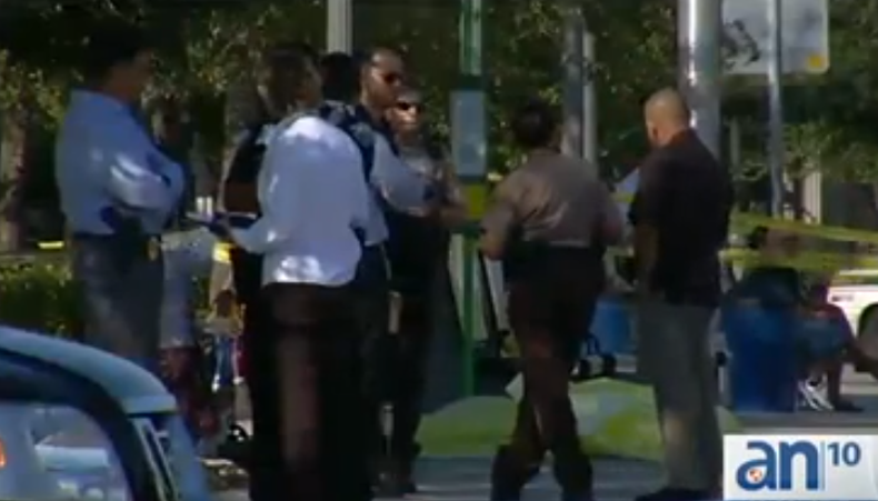 Ocurrió en el estacionamiento de una tienda Walmart y ya hay tres personas detenidas en relación con el hecho.