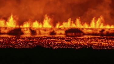 Una nueva erupción volcánica inicidada en la península islandesa de Reykjanes, el miércoles 20 de noviembre de 2024. (AP Foto/Marco di Marco)