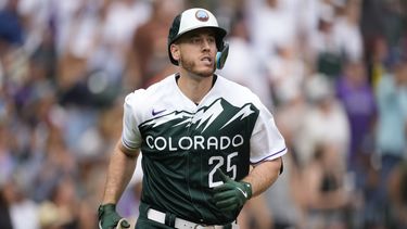 Rockies remontan y derrotan a Diamondbacks 6-5