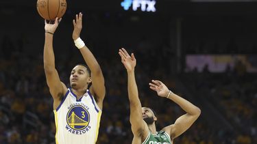 Warriors ganan 107-88 a Celtics; empatan la serie 1-1
