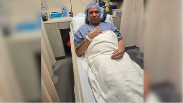 amaury gutierrez preocupa a sus seguidores tras compartir foto desde el hospital: oren por mi