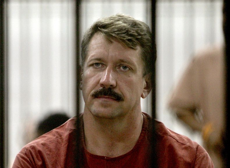 EUR-GEN VIKTOR BOUT-PERFIL