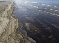 peru: 21 playas contaminadas tras derrame petrolero