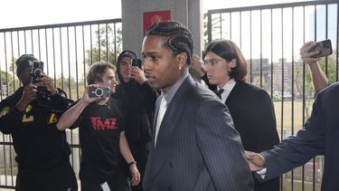 A$AP Rocky llega a la corte para su juicio el martes 18 de febrero de 2025, en Los Ángeles. (Foto AP/Damian Dovarganes)