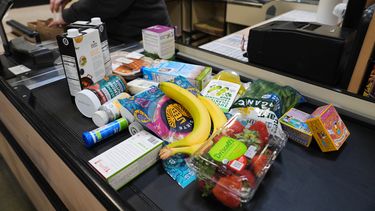 Un conjunto de productos en un supermercado en Baltimore, Maryland, el 10 de noviembre del 2025. (AP foto/Stephanie Scarbrough)