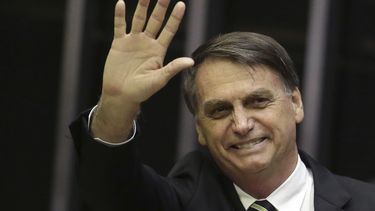 Bolsonaro elogia la Constitución entre temores por derechos
