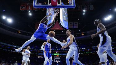 Embiid y Harden dan triunfo a 76ers sobre Magic