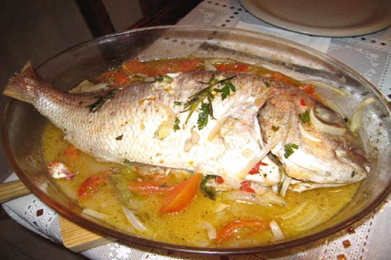 El pargo era el pescado preferido de los cubanos. En la foto receta de pargo relleno (archivo)