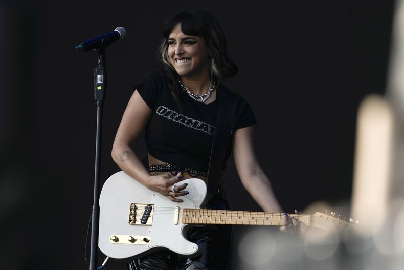 La cantante puertorriqueña Gale durante su presentación en el festival AXE Ceremonia en el parque Bicentenario en la Ciudad de México el sábado 23 de marzo de 2024. (Foto AP/Marco Ugarte)