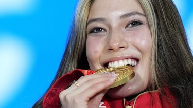 Eileen Gu gana el primer oro en el freeski big air