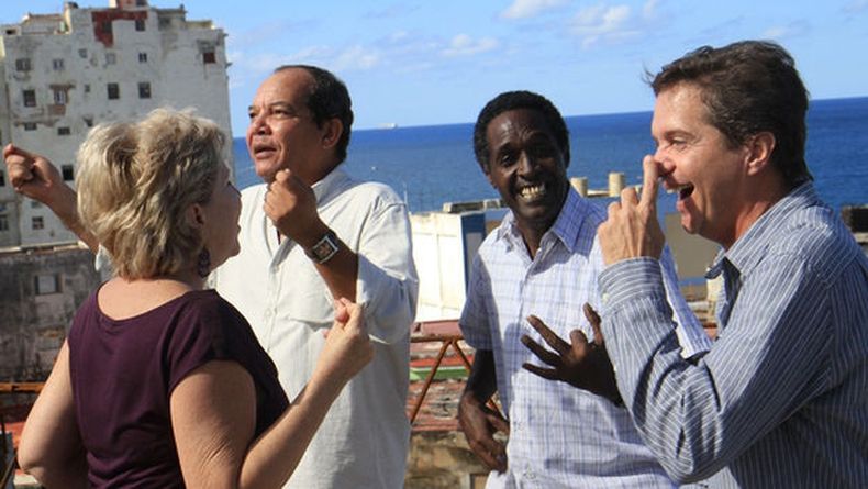 La película circula ya underground en una versión que advierte a tramos que se trata de una copia no comercial.