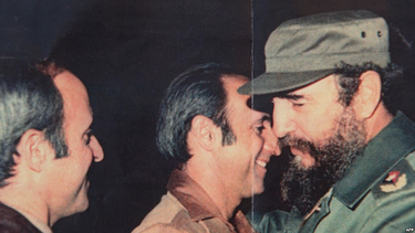 como castro concentro todo el poder economico de cuba en unos pocos militares
