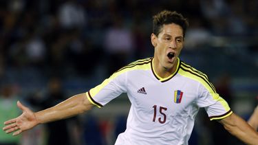 americateve | El jugador de la selecci&oacute;n de Venezela, Marion Rond&oacute;n, festeja un gol contra Jap&oacute;n en un amistoso el martes, 9 de septiembre de 2014, en Yokohama, Jap&oacute;n. (AP Photo/Shuji Kajiyama)