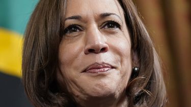 Vicepresidenta de EEUU Kamala Harris da positivo a COVID-19
