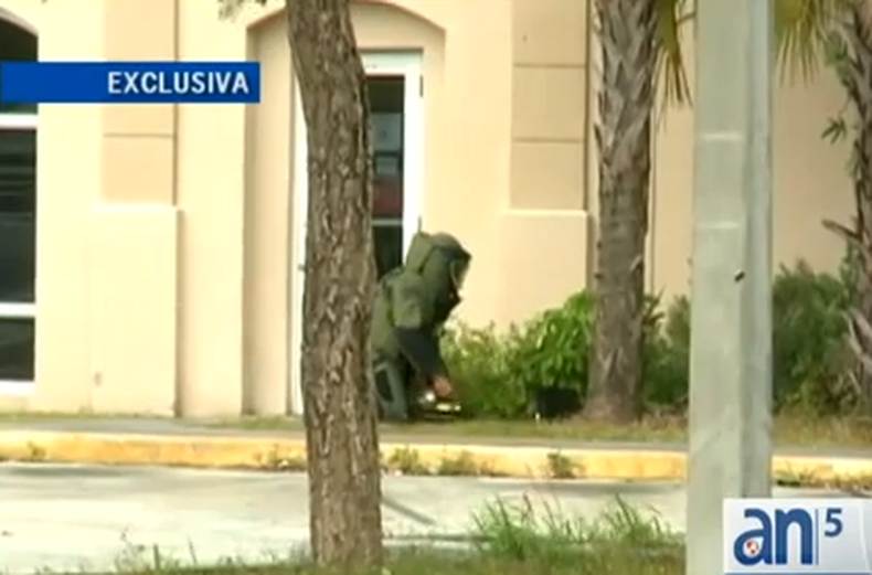 La policía de Hialeah destruyó hoy un artefacto sospechoso que fue abandonado en una oficina de correos al este de esa ciudad.