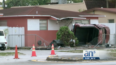 conductor de 73 anos termina gravemente herido en accidente en el oeste de hialeah