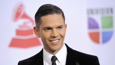 univision despide a figueroa por comentario sobre m. obama