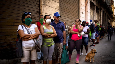 filas e incognitas tras anuncio de cuba sobre dolares