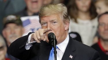 Trump redobla ataques contra la prensa tras ola de violencia