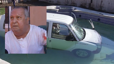 miami: anciano se estrella contra la casa de su vecino y queda atrapado en la piscina con su auto