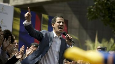 casa blanca estudia reconocer a juan guaido como presidente interno