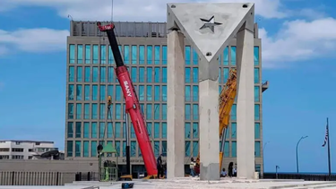 habaneros critican monumento frente a embajada de eeuu