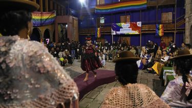 Bolivia: eligen a la reina “cholita transformista”