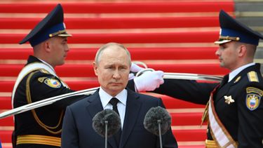 ARCHIVO - El presidente de Rusia, Vladímir Putin, se dirige a miembros del Ministerio de Defensa, la Guardia Nacional, el Ministerio del Interior, el Servicio Federal de Seguridad y el Servicio Federal de Guardia en el Kremlin, en Moscú, el 27 de junio de 2023. (Sergei Guneyev, Sputnik, Kremlin Pool Foto via AP, Archivo)