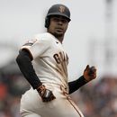 LaMonte Wade Jr., de los Gigantes de San Francisco, trota tras conectar un jonrón en el encuentro del jueves 3 de agosto de 2023, ante los Diamondbacks de Arizona (AP Foto/Godofredo A. Vásquez)