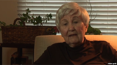 americateve | El último deseo de Evelyn Gross era ver a su hijo Alan, pero las autoridades cubanas se negaron a darle un permiso humanitario, lamentaron los abogados del contratista estadounidense preso en la isla desde 2009.