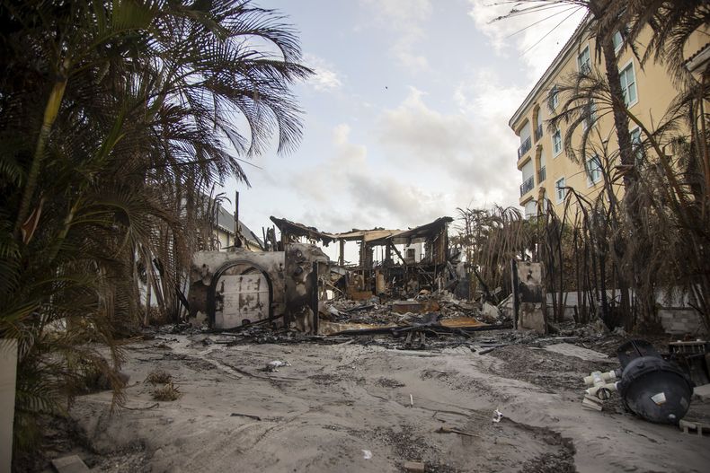 Una casa completamente destruida por un incendio provocado por el huracán Helene, el sábado 28 de septiembre de 2024, en Madeira Beach, Florida. (Luis Santana/Tampa Bay Times vía AP)