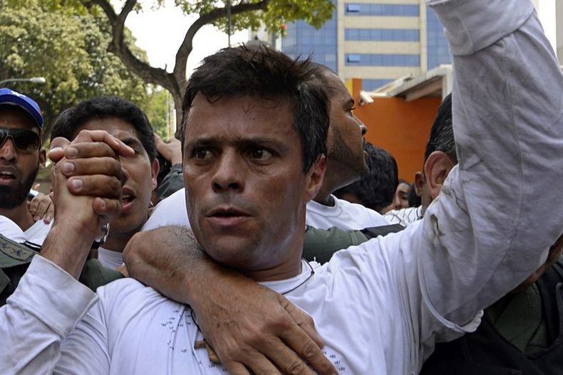 Leopoldo López anunció que no volverá a las audiencias judiciales hasta que la corte de apelaciones se pronuncie sobre la decisión de la juez, Susana Barreiros de no acatar la solicitud de la ONU para liberarlo.