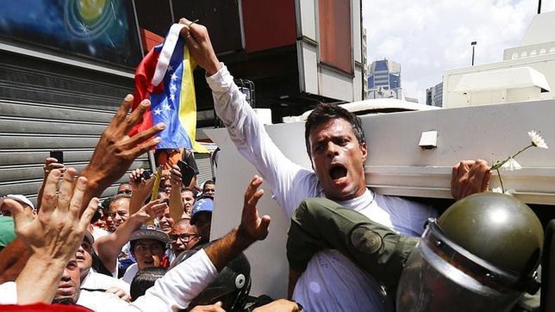 Leopoldo López le pidió a la jueza que lleva el juicio en su contra que responda a la solicitud de la ONU que exige la liberación de los presos políticos venezolanos.