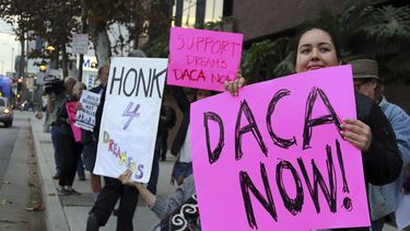 Trump fustiga a corte que mantiene protección a “dreamers”