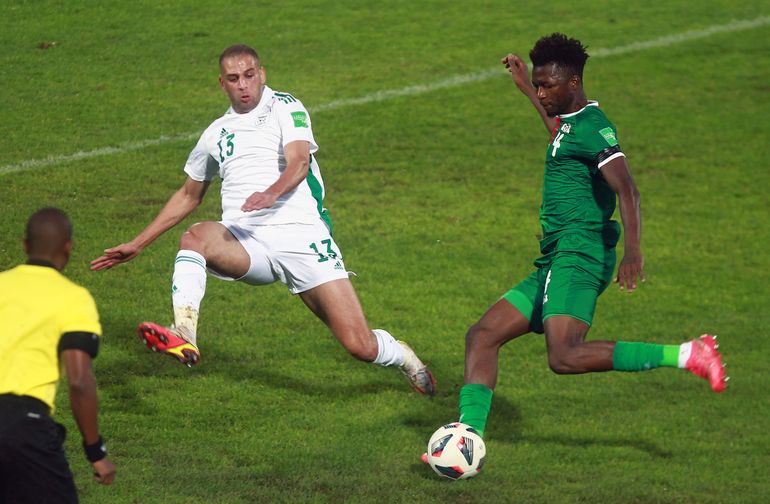 Argelia y Nigeria avanzan tras empatar el último día