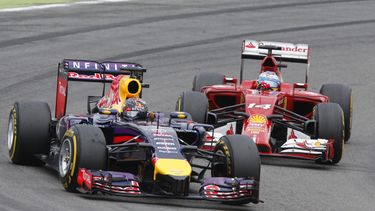 americateve | Los pilotos de F&oacute;rmula 1 de Sebastian Vettel de red Bulle (frentey Fernando Alonso de Ferrari disputan un lugar en el gran Premio de Alemania, que se corri&oacute; el domingo 20 de julio  de 2014. La compa&ntilde;&iacute;a mexicana de eventos Corpo