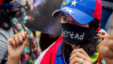 americateve | En América Latina, Chile es el país más libre de la región (puesto 10 del índice de Libertad Económica del Mundo), mientras que Venezuela no solo es el menos libre de América Latina, sino de todo el mundo.