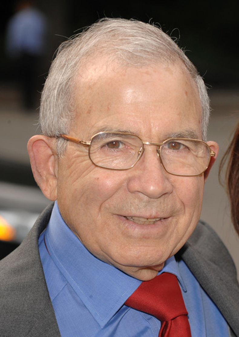 ARCHIVO - Donald Newhouse llega a un evento en Nueva York, el 5 de junio de 2008. (Foto AP/Peter Kramer, archivo)